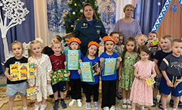 Маленькие хантымансийцы нарисовали «Безопасный Новый год»