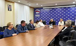 В Ханты-Мансийске чествовали работников образования