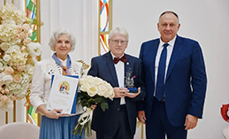 Супруги Анатолий и Любовь Корнеевы отметили 50-летие совместной жизни
