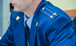 В Ханты-Мансийске пенсионер ударил жену стулом по голове и угрожал убийством