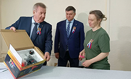 «ЕР» и фонд «Наша Правда» передали на фронт крупную партию спецтехники 