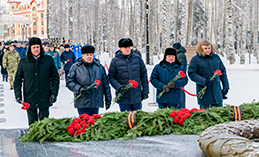 Жители Ханты-Мансийска почтили память Героев Отечества