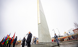 В Ханты-Мансийске открыли стелу «Город трудовой доблести»