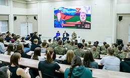 Строить будущее, помня о прошлом. Студенты встретились с героями