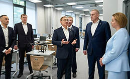 Владимир Якушев оценил новые образовательные объекты окружной столицы