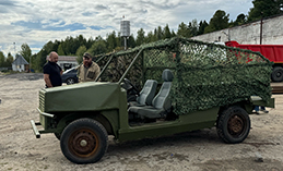 Из Ханты-Мансийска на фронт отправили два самодельных автомобиля-багги