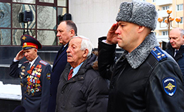 В Ханты-Мансийске почтили память погибших при исполнении полицейских