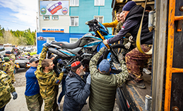 Порядка 40 тонн гумпомощи отправили из Ханты-Мансийска на передовую