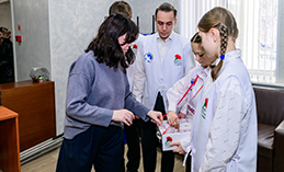 В Ханты-Мансийске стартовала акция «Красная гвоздика»