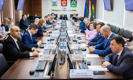 Итоги прошедшего месяца обсудили на заседании Думы Ханты-Мансийска