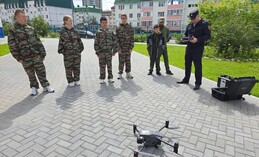 Юнармейцы узнали, как полицейские используют дроны на службе