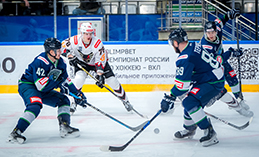 «Югра» обыграла «Омские Крылья» в домашних матчах 1/4 плей-офф