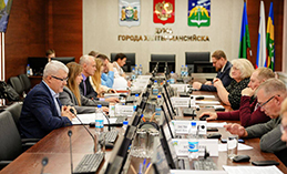 Уборка снега и наледи – на контроле у молодёжи и общественности города