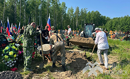 В Ханты-Мансийске прошёл субботник на Восточном кладбище