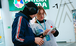Волонтёры помогают хантымансийцам проголосовать за объекты благоустройства