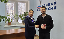 Студенты принимают поздравления!