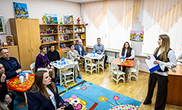 Депутаты Ханты-Мансийска посетили детский сад №2 «Дюймовочка»