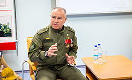 Ханты-Мансийск посетил Герой России Александр Головашкин