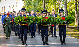 В Ханты-Мансийске возложили цветы в день окончания Второй мировой войны