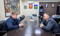 Ветеран СВО проходит стажировку в администрации Ханты-Мансийска