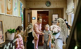 Эвелина Блёданс встретилась с семьёй Шеверда из Ханты-Мансийска