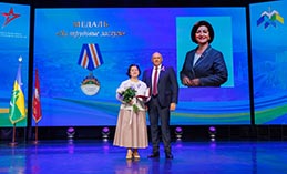 В столице Югры прошло торжественное собрание ко Дню России и Дню города
