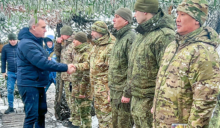 губернатор Югры встретился с бойцами.jpg губернатор Югры встретился с бойцами.jpg