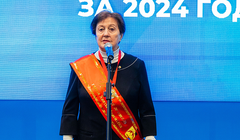 Лариса Шаповалова.jpg